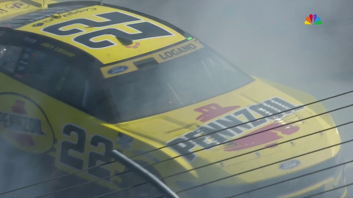JOEY LOGANO WILL RACE FOR THE NASCAR CHAMPIONSHIP! HE WINS AT LAS VEGAS MOTOR SPEEDWAY TO ADVANCE TO THE CHAMPIONSHIP 4!