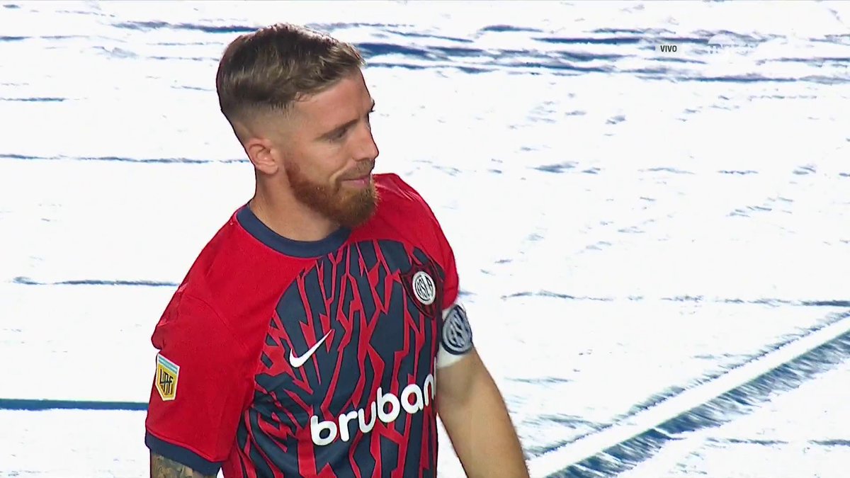 “Basta de fracasados, jugadores mediocres, San Lorenzo es un grande, queremos ser campeones” Banco mucho el recibimiento de la gente de CASLA, estoy harto de las foquitas aplaudidoras en todos los clubes