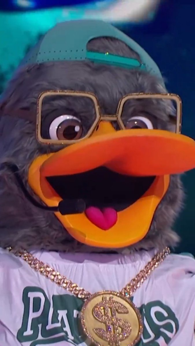 Este mamífero rebelde tiene alma de trovador, aunque el rap es lo que le deja y lo motiva 😎🎶 #OrniEs 🦆¿#QuiénEsLaMáscara?, disponible en Las Estrellas, Univision y ViX 🎭🔍