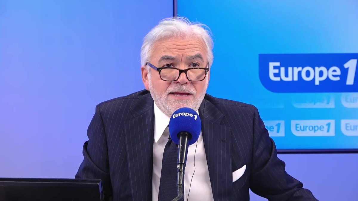 🇫🇷 FLASH | "Dire que CNews est une chaîne d’extrême droite qui roule pour Marine Le Pen, ça n’a pas de sens. À titre personnel, je n’ai aucune idéologie", a affirmé Pascal Praud.