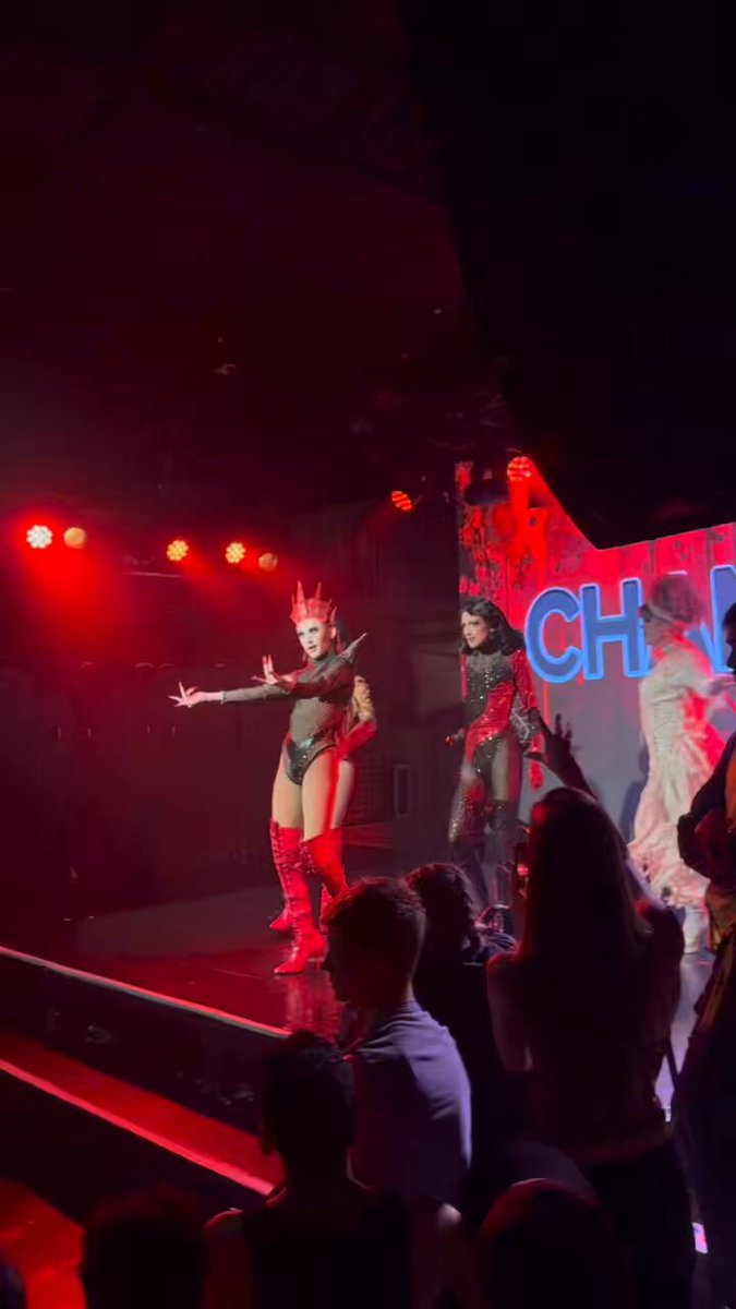 performing dead or alive for the first time since drag race 😈