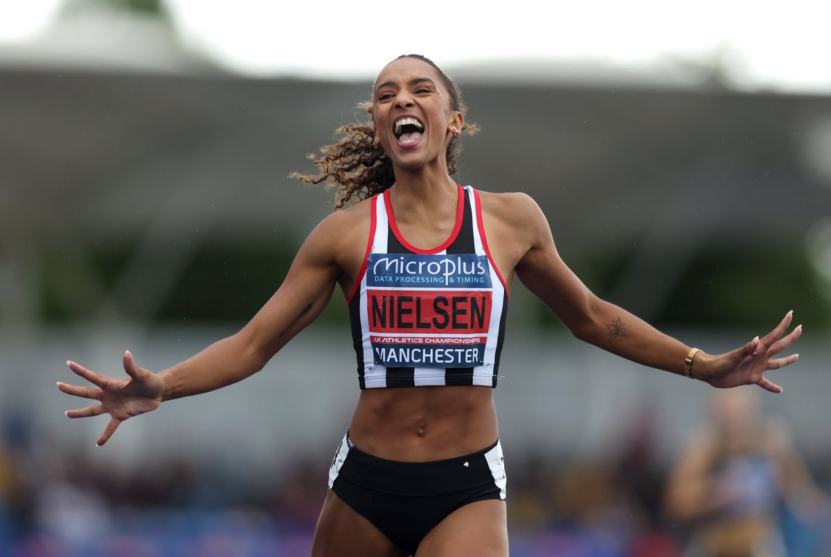 🥹👑 L I N A's first British title! Winding it back to Manchester in June...