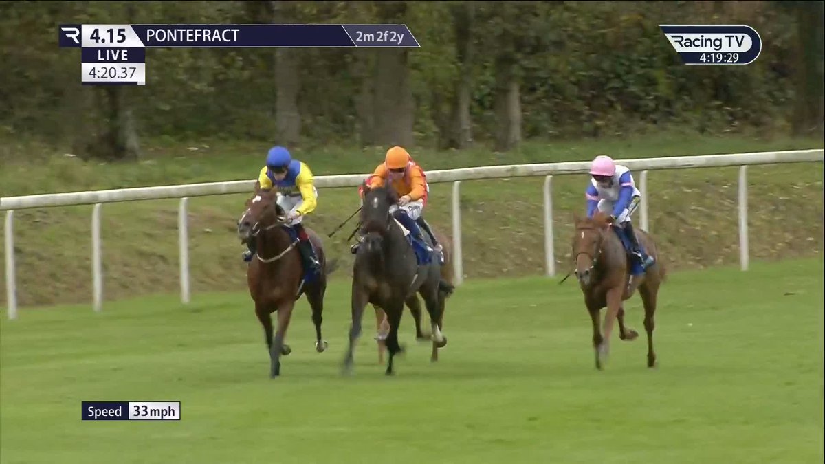 Four runners over a marathon trip and a thrilling finish! Oxford Comma prevails from the eye-catching Wise Eagle in the Phil Bull Trophy, bringing up a third career win for the Ralph Beckett team PontefractRacecourse