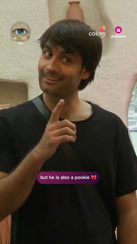 Describing hotness and chivalry in one word - Vivian❣️ Dekhiye #BiggBoss18 ColorsTV aur #JioCinema par. #BB18 #BiggBoss18onJioCinema #BiggBoss Salman Khan Vivian Dsena