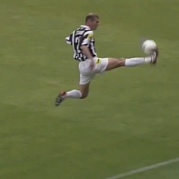 If football was an art, Zidane would be the monalisa.
