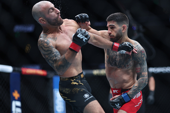 🏆 Ilia Topuria está listo para impactar en #UFC308! 💥 Revive sus mejores finalizaciones antes del gran día! 🇪🇸 ESTELARES 8pm 🇪🇸 / 2pm ET 🇺🇸 / 12pm 🇲🇽 / 3pm 🇦🇷 PRELIMINARES 6pm 🇪🇸 / 12pm ET 🇺🇸 / 10am 🇲🇽 / 1pm 🇦🇷 PRIMERAS PRELIMS 4pm 🇪🇸 / 10am ET 🇺🇸 / 8am 🇲🇽 / 11am 🇦🇷