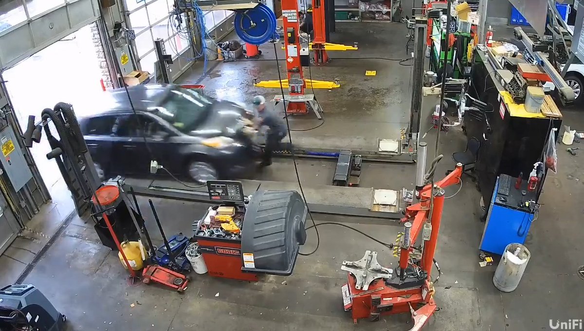 Sir, you're not allowed to park there... 👀 Video: @cape3x who said the guy is actually okay after that. #parking #darwin #mechanic #crash #fail