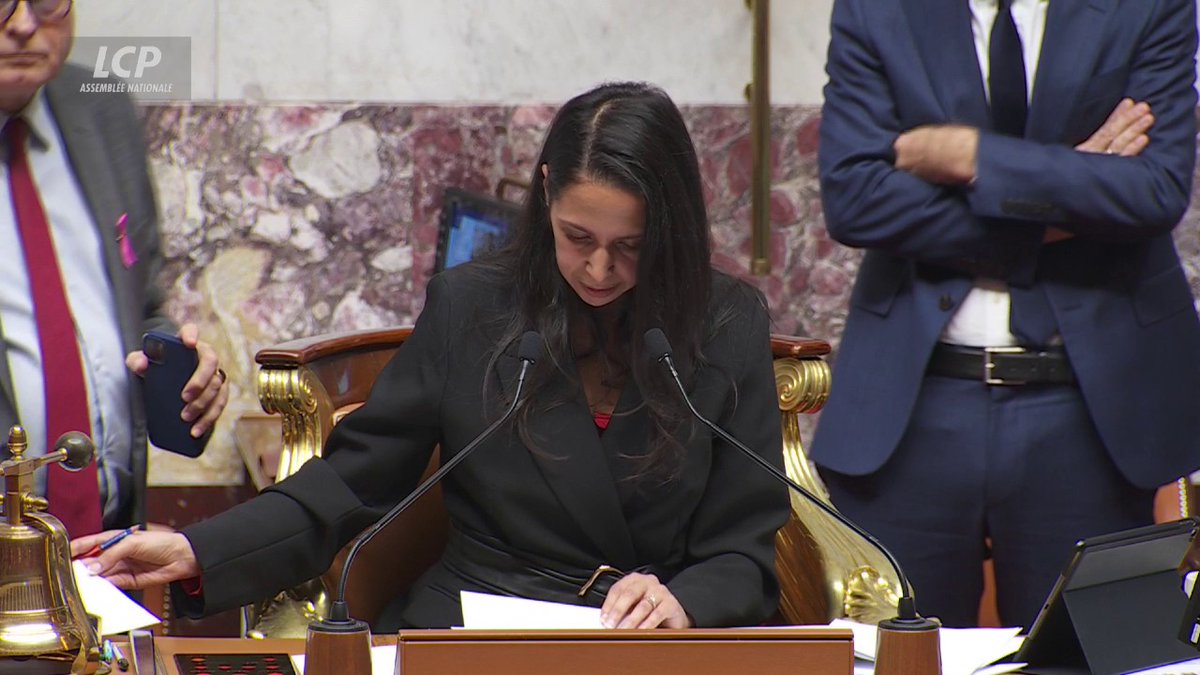 🔴🏛️ Résultat du 2e tour de l'élection à la vice-présidence de l'Assemblée : ➡️ Jérémie Iordanoff (Ecolo) : 149 voix ➡️ Virginie Duby-Muller (DR) : 125 ➡️ Yoann Gillet (RN) : 124 ➡️ Christophe Blanchet (Dém) : 46 ➡️ Olivier SERVA (LIOT) : 28 Un 3e tour est organisé. #DirectAN