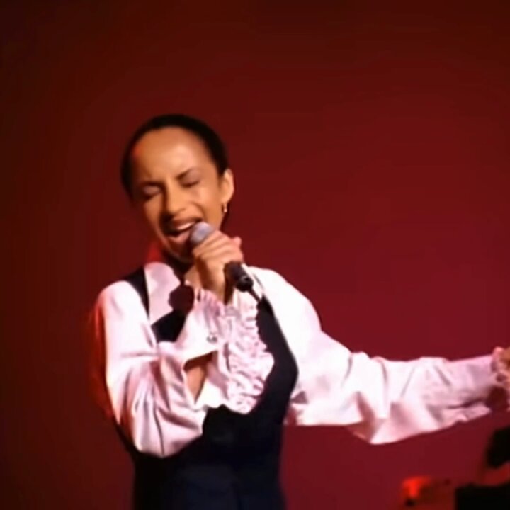sade performing paradise, 1993