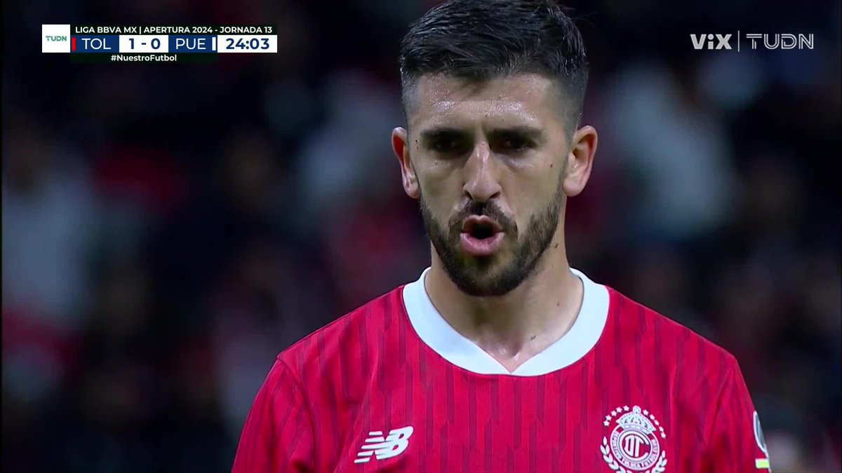 Ese es el mejor delantero de la liga? 🤡