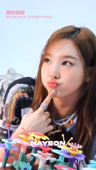 TWICE 2025 Season's Greetings [Collector]🛒 LEGO COLLECTOR #NAYEON ➮ PRE-ORDER 24.10.31 THU 14:00 - 24.12.12 THU 23:59 (KST) #TWICE #트와이스 #TWICE_Collector #2025SEASONSGREETINGS #나연