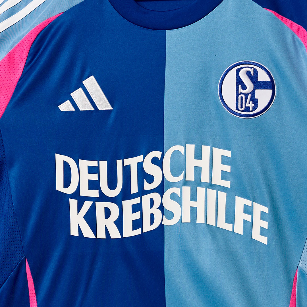 50 Jahre Deutsche Krebshilfe ‒ unser Sondertrikot mit einer sehr wichtigen Botschaft: GEmeinsam gegen Krebs. #SeiDasPlus #50JahreDeutscheKrebshilfe Deutsche Krebshilfe #S04 | #11teamsports | adidas Football