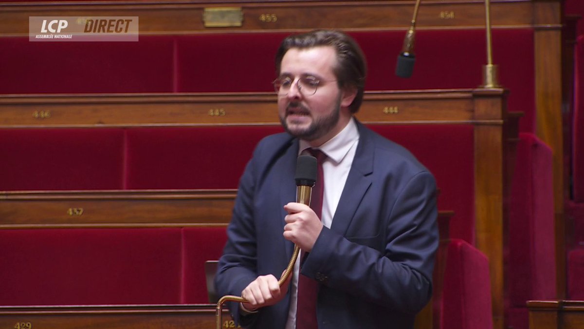 Les députés adoptent un amendement qui défiscalise la pension alimentaire pour le parent ayant la garde de l'enfant. "Il est inacceptable que l'on paye des impôts sur des frais qui résultent d'une décision de justice", juge Philippe Brun. #Budget2025 #DirectAN