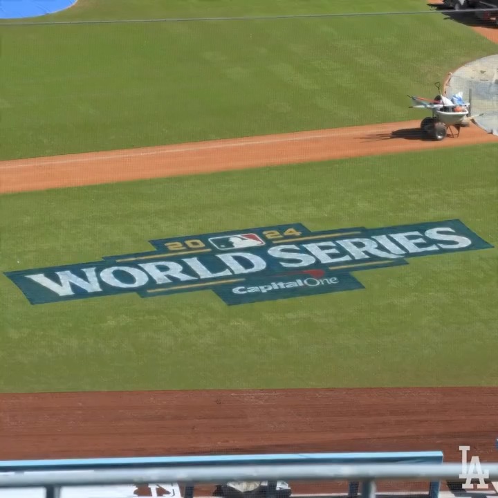 Setting the stage. #WorldSeries 🎟: