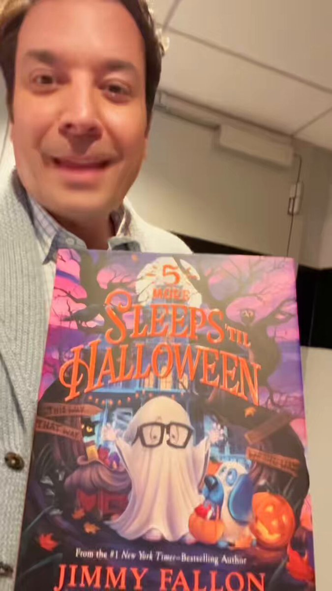 It’s not too late! 🎃 Order your copy of 5 More Sleeps ‘Til Halloween as a spooky treat for your trick-or-treaters. #5MoreSleepsTilHalloween #5MoreSleeps MacKids Books Macmillan Publishers Macmillan Children's School & Library 📚