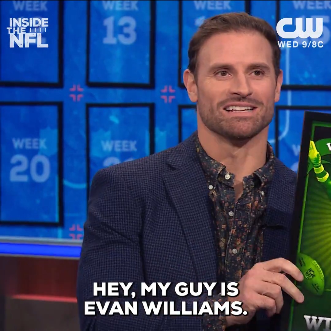 Chris gave props to @Packers safety, Evan Williams, the best way he knew how 🥃 chris long
