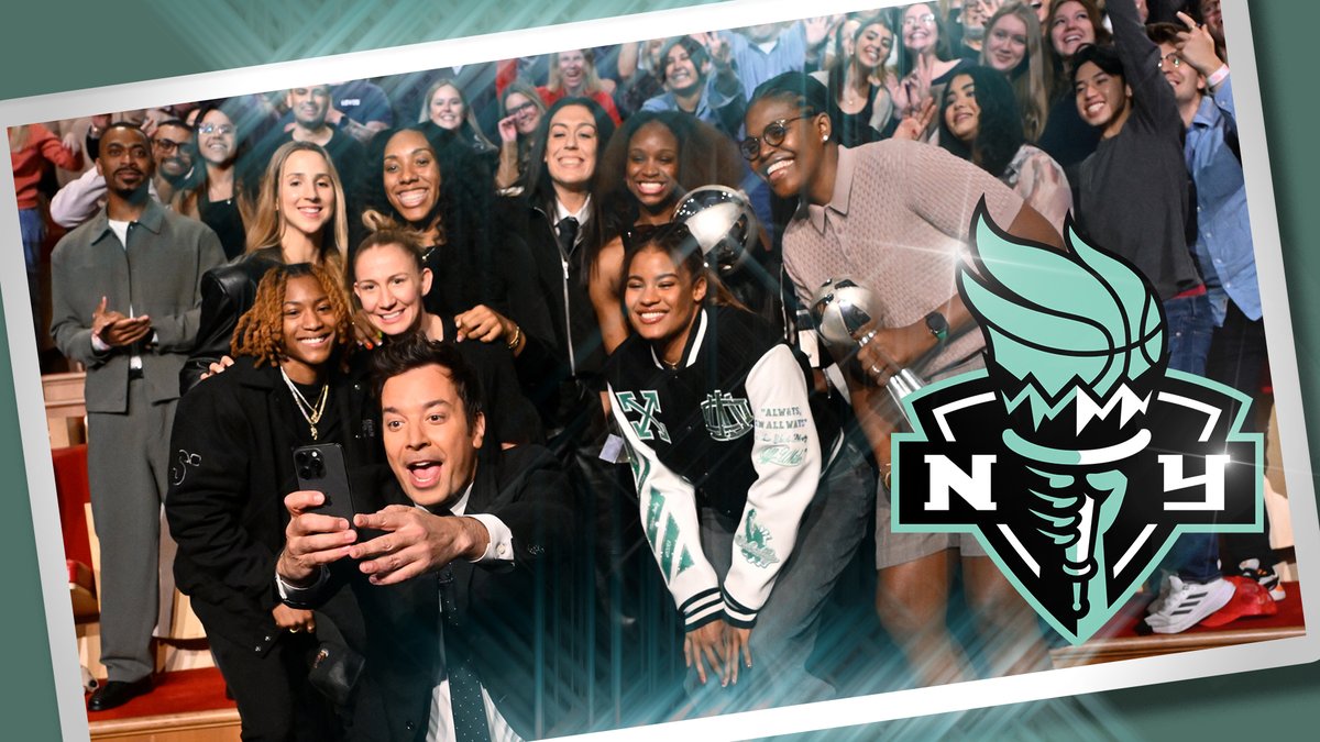 .WNBA Champions New York Liberty crash Jimmy’s monologue to take a victory selfie with the audience! #FallonTonight