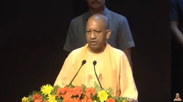 आज उत्तर प्रदेश की 57 हजार से अधिक ग्राम पंचायतों में ग्राम सचिवालय लगभग बन चुके हैं और इनमें इंटरनेट की सुविधा भी उपलब्ध करवाई जा चुकी है। वहां पर ग्राम पंचायत सहायक के रूप में कंप्यूटर ऑपरेटर भी नियुक्त किए जा चुके हैं...