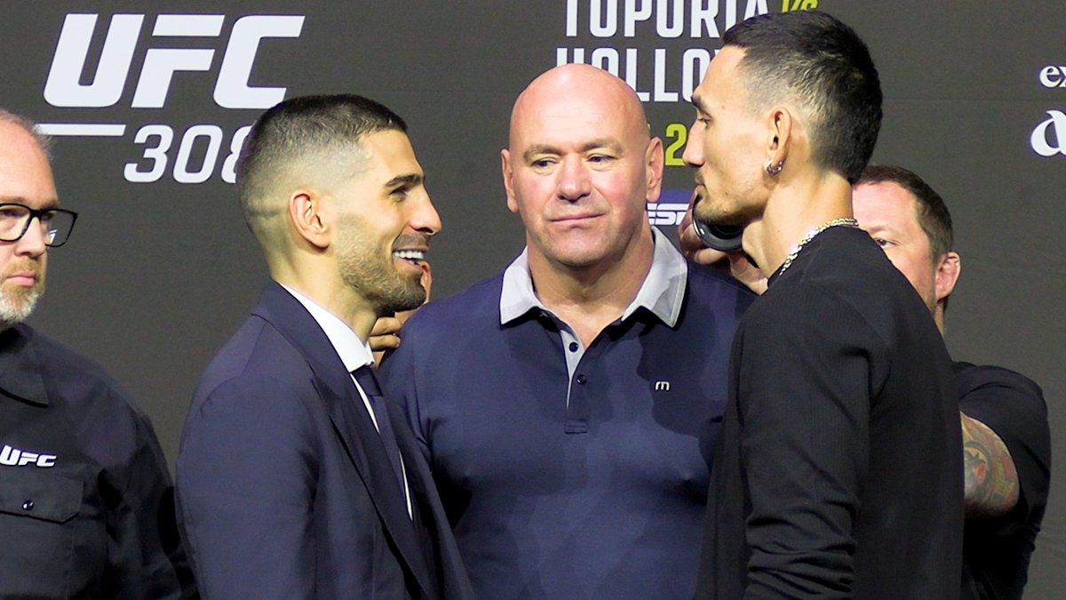Ilia Topuria is clearly suffering from nervous laughter here which is a physical reaction to stress, tension, confusion, or anxiety Max Holloway in 1.
