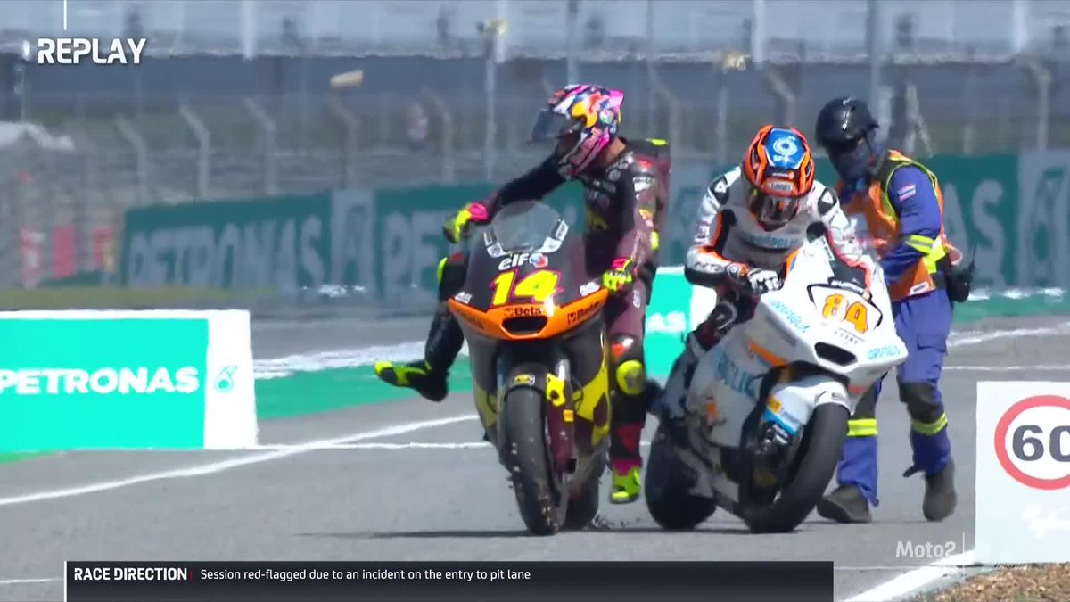 This is the reason for the red flag 👀 Tony Arbolino and Zonta vd Goorbergh collided on the entry to pit lane 💥 #ThaiGP 🇹🇭