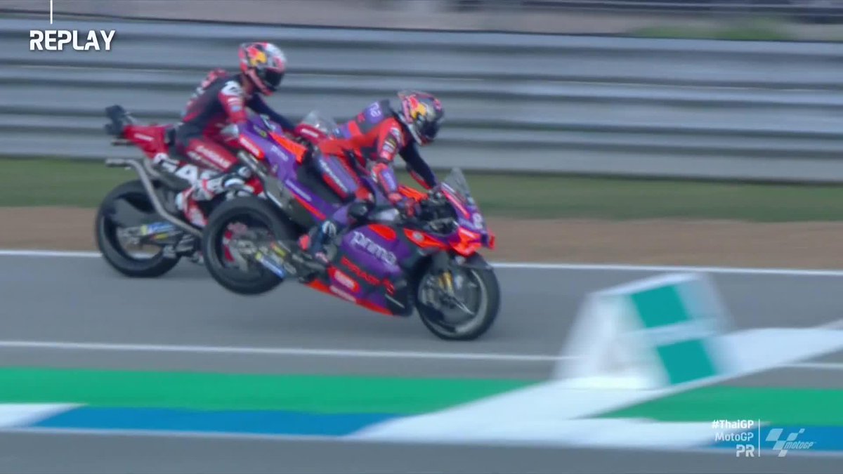 Coming in hot! 🛑 #ThaiGP 🇹🇭