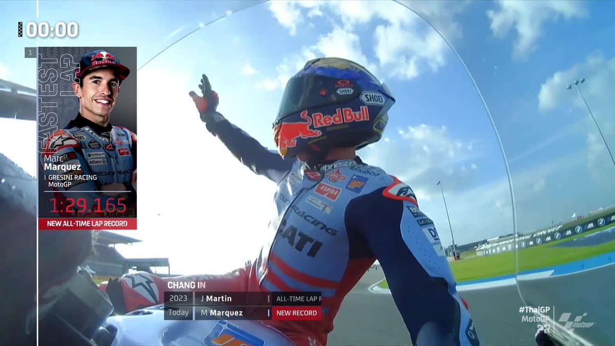 An incredible lap and a new all-time lap record! Marc Márquez is top dog on Day 1 👊 #ThaiGP 🇹🇭