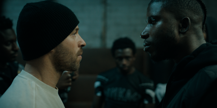 “PERSONNE N’EST CHAUD ?” Extrait exclusif de LA CAGE, la nouvelle série dans le monde du MMA, le 8 novembre.