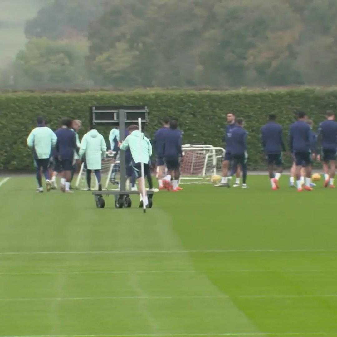 Look away Arsenal fans 🫣 Bukayo Saka, Riccardo Calafiori and Jurrien Timber are not in training today ahead of Sunday's game against Liverpool ❌