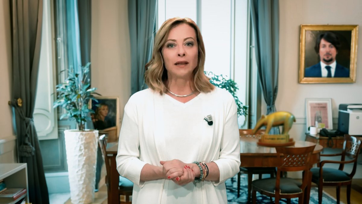 Ho creato una campagna solidale per il Governo - con Striscia la notizia