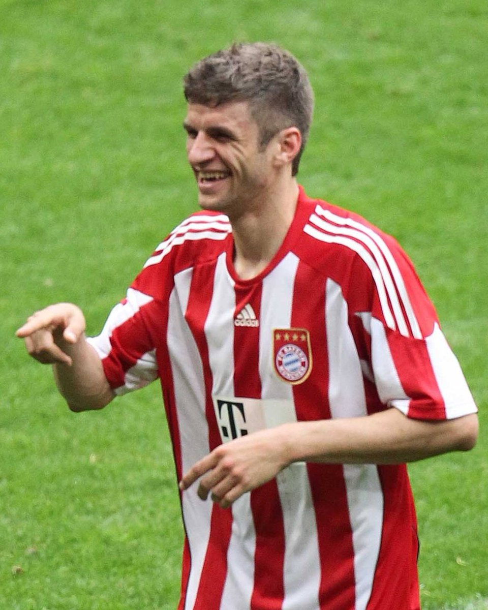 ✨ 𝙄𝘾𝙊𝙉𝙄𝘾 ✨ Vor fast 15 Jahren schnürte ein Mann namens Thomas Müller im Alter von 20 Jahren einen Dreierpack gegen Bochum. 🥰 Thomas Müller #MiaSanMia #FCBayern