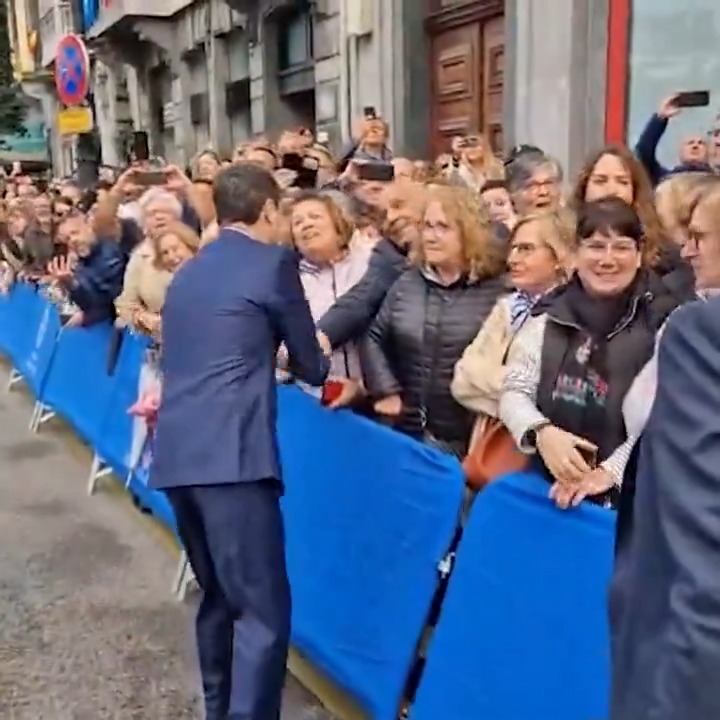 El cariño por #Andalucía se siente de manera especial en las calles de Oviedo. Carolina Marín es un orgullo para todos. Bonito día con los #PremiosPrincesadeAsturias. ¡Gracias por la hospitalidad!