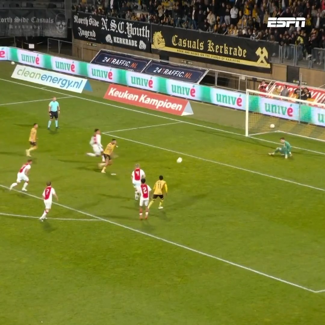 Had Roda JC deze strafschop opnieuw mogen nemen? 🤔 #rodjaj