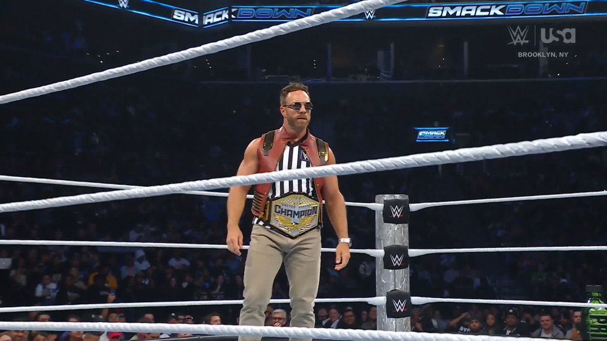 There's no keeping these two away from each other! 😤🔥 Special Guest Ref, LA Knight, learned that real quick... #SmackDown