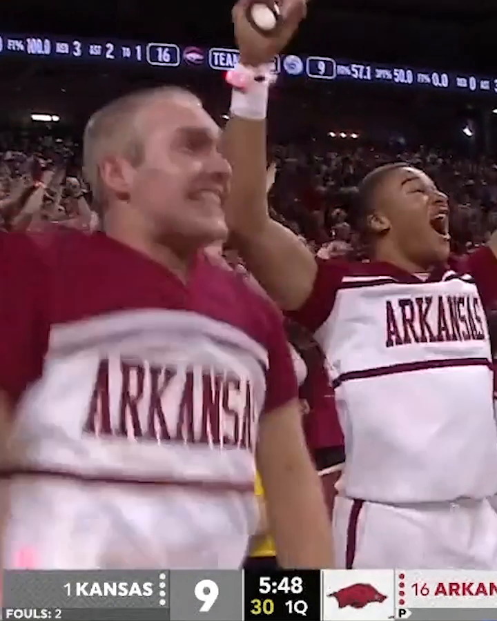 OFF-THE-BACKBOARD PASS FOR THE DUNK ๐ฅ John Calipari's Hogs are must-see TV ๐คฉ Arkansas Razorbacks Menโs Basketball ๐ ๐บ SEC Network