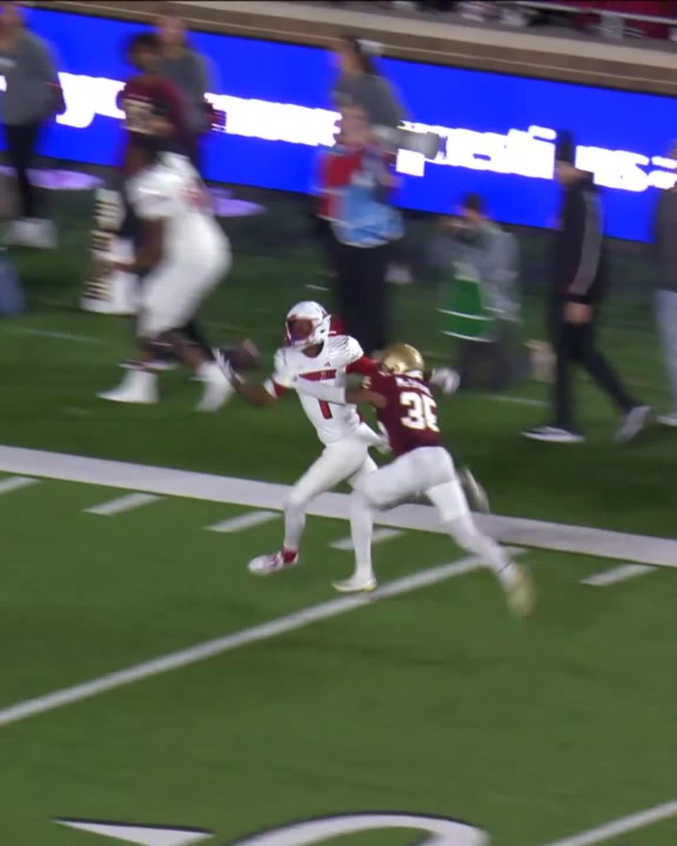 This one-handed catch is RIDICULOUS 😱