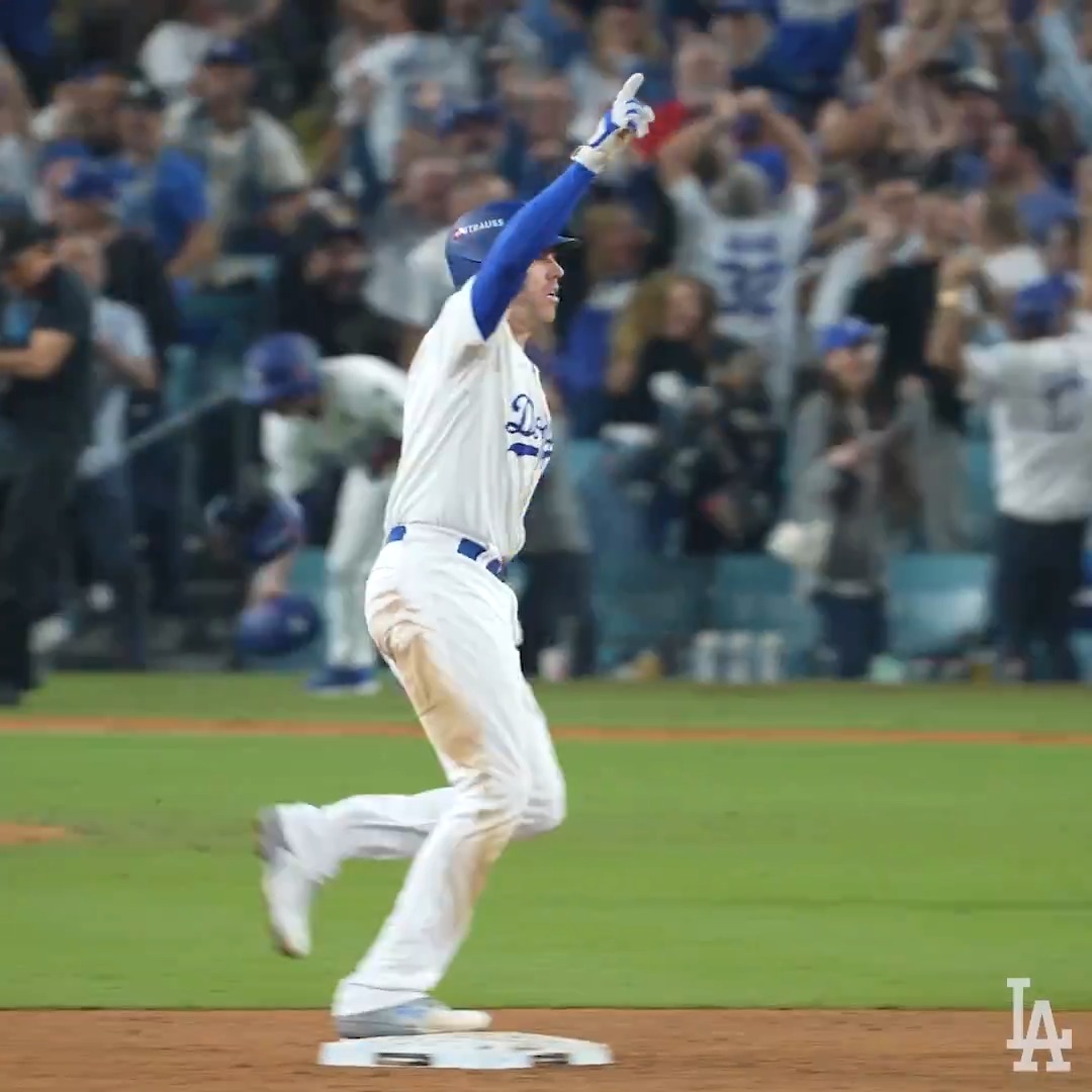 NO PODEMOS DEJAR DE VER EL GRANDSLAM DE FREDDIE. #SERIEMUNDIAL