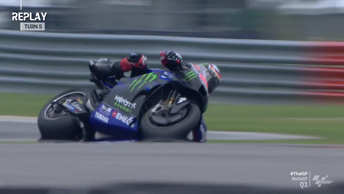 EL DIABLOOOOOOOOOO! 🔥 HOW has fabio quartararo saved that?! 🤯 #ThaiGP 🇹🇭