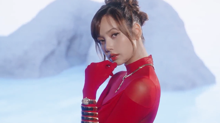 Global brand ambassador Lisa shines in #BvlgariTubogas jewels as she shares her Reborn journey of transformation, growth, and embracing her past and future. Discover more at #Bvlgari #EternallyReborn