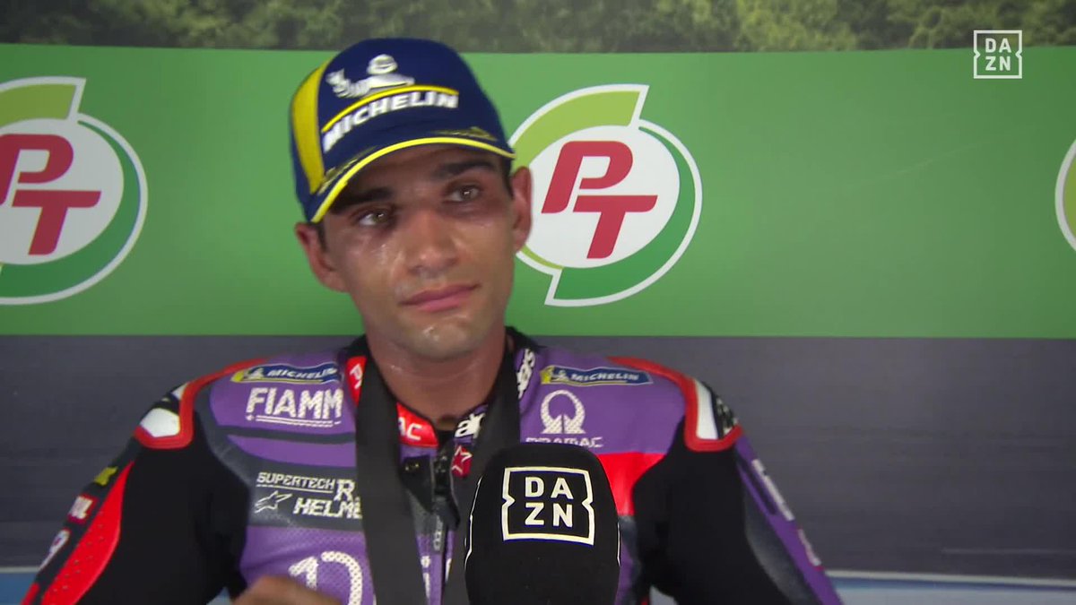 "Os pido el favor de no preguntarme más por matemáticas" 🤣 Jorge Martín Almoguera, en el micrófono de Izaskun Ruiz, dejando claro que no quiere saber las cuentas para ser campeón #ThaiGP 🇹🇭 #MotoGP 🏁