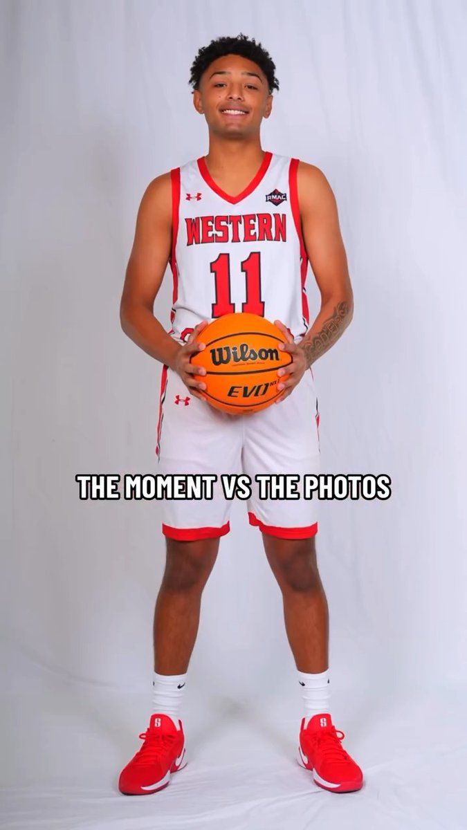 Hold up, pose 📸 🏀 NCAA Division II x 🎥 Western Colorado Mountaineers