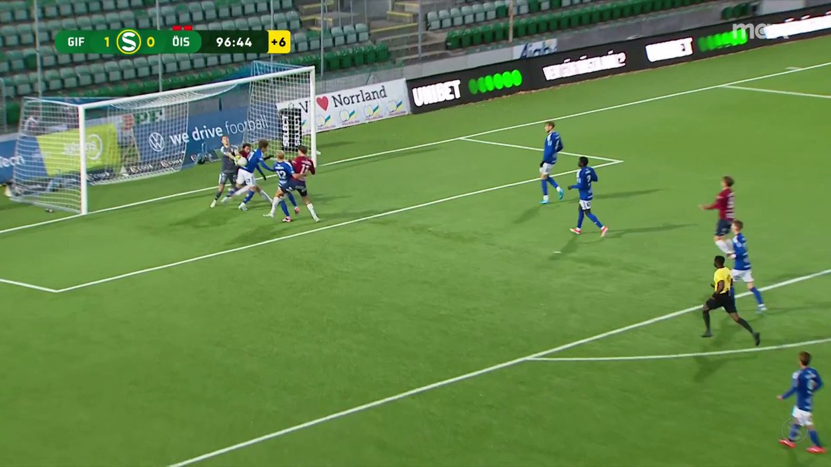 "Det är helt osannolikt!" 🗣 Med två man mindre kvitterar Örgryte i den 97:e matchminuten! Noah Christoffersson med målet, 1-1! 🤯 📲 Se matchen på Max
