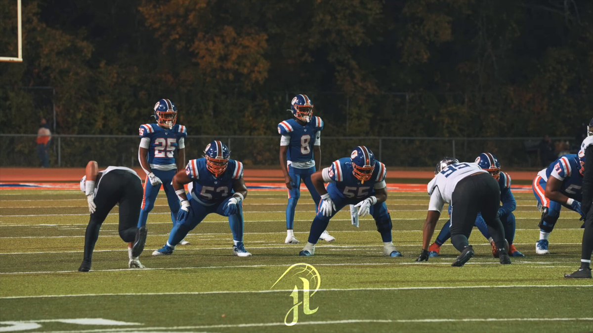 East St. Louis was ELITE with the pump fakes against IMG Academy 😂 #highschoolfootball