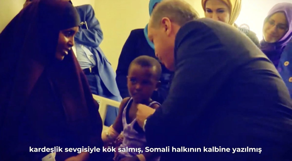 Somali ile gücünü geçmişimizden alan sağlam dostluğumuz, Cumhurbaşkanımız Sayın Recep Tayyip Erdoğan’ın 2011 yılındaki Somali ziyaretiyle yeni bir döneme girmişti. Bugün de ortak fayda sağlayacağımız enerji iş birlikleriyle bu dostluk somut adımlara dönüşüyor. Oruç Reis Gemimizin Somali’ye ulaştığı gün Türkiye’ye özel besteledikleri “Gerçek Dostluk” şarkısıyla bizleri karşılayan, samimi sevgilerini ortaya koyan Somalili kardeşlerime şükranlarımı sunuyorum. 🇹🇷🇸🇴