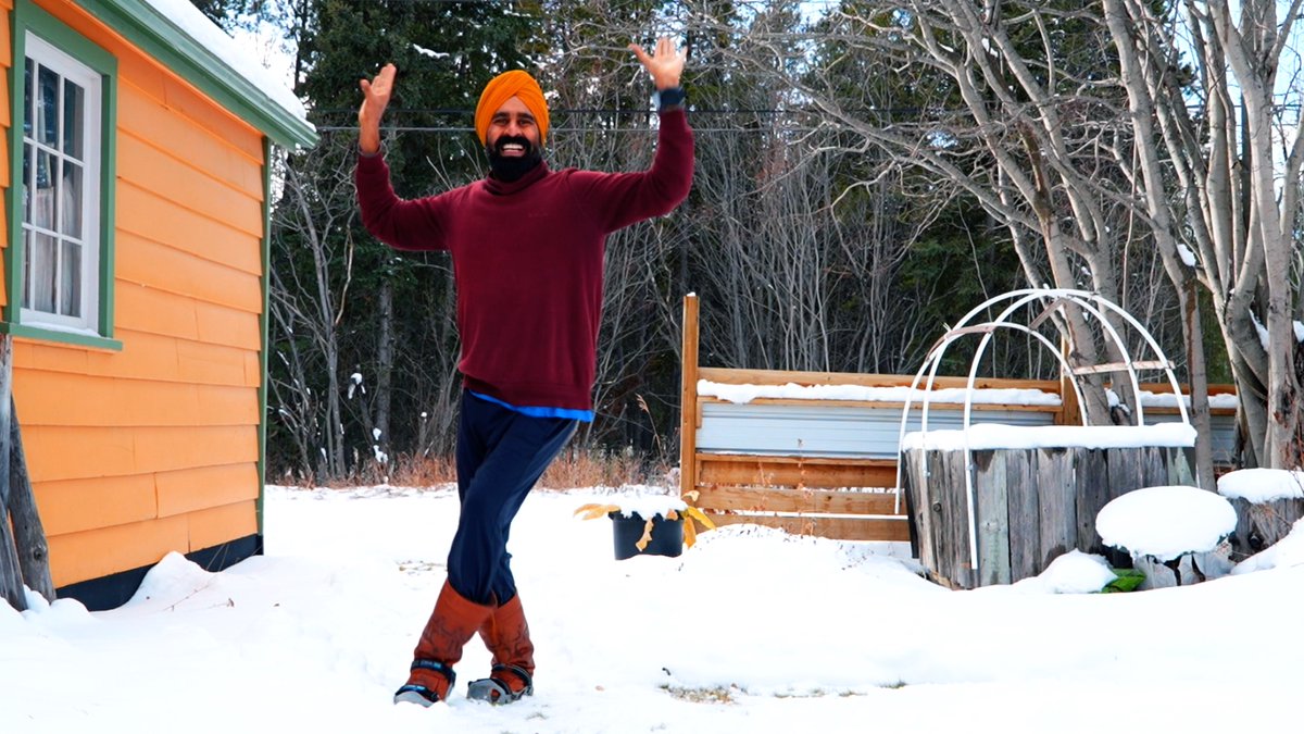Joy often requires effort to find, while sadness comes easily. Yet, pursuing joy is worthwhile—it's what we truly need as it illuminates the path through difficult times. From the Yukon, Canada, I am sharing good winter vibes and positivity with everyone! ❄️