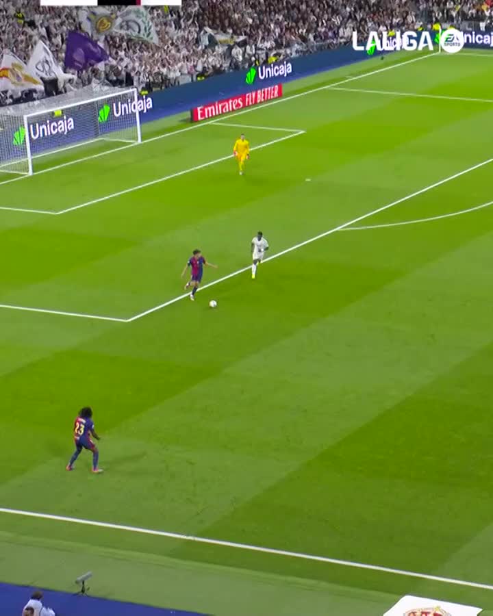 This from Lewandowski 😱 #LaLigaHighlights
