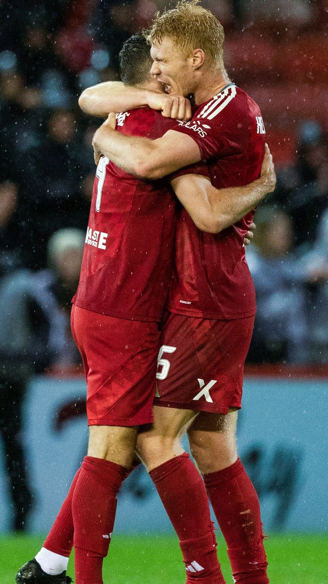 Pittodrie you were LOUD tonight 📣 Thank you for sticking with us and helping us to an important three points ❤ Same again on Wednesday night 🫡