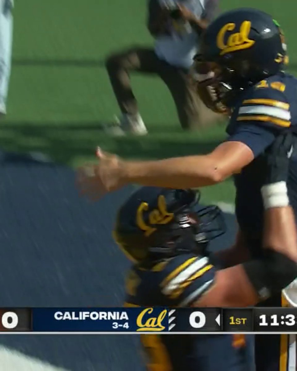 WHAT A HEADS-UP PLAY FOR THE TD 🤯 Cal Football