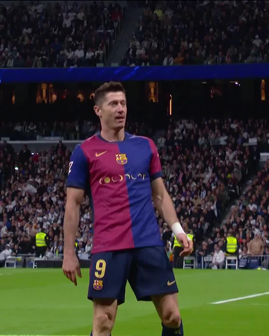 ROBERT LEWANDOWSKI. 🎯 #LALIGAEASPORTS | #LALIGAHighlights #ELCLÁSICO