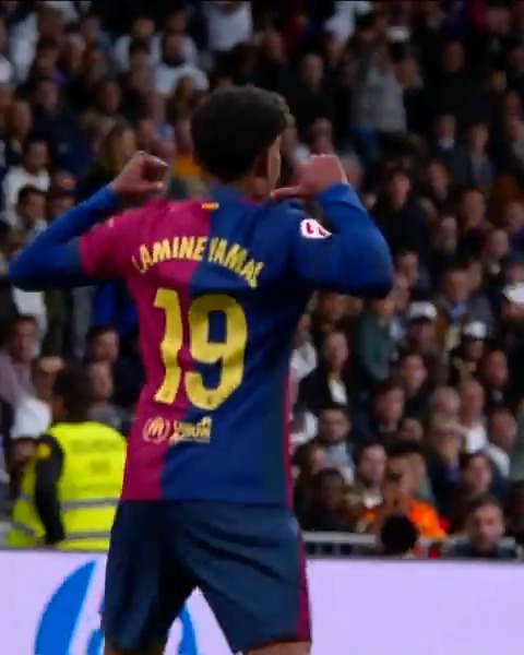 Lamine Yamal festejou com o "Eu estou aqui!" ao marcar em pleno Bernabéu 🥶