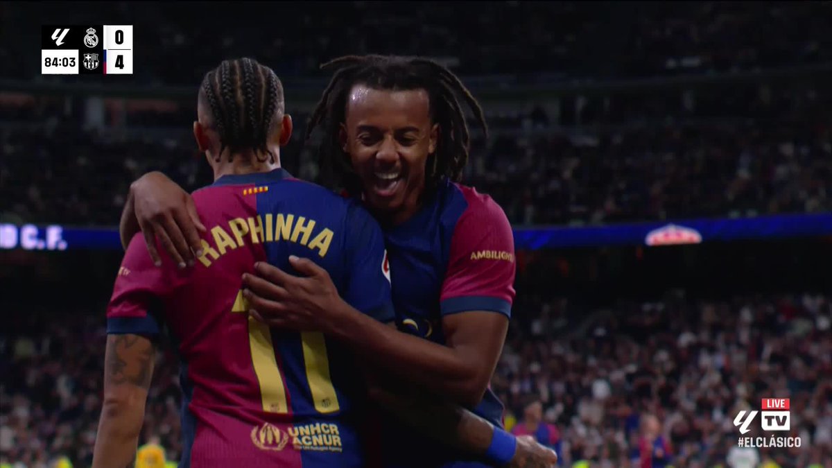 It's an absolute demolition by Barcelona! 💥 Raphinha makes it 4-0 in #ElClásico 🔵🔴